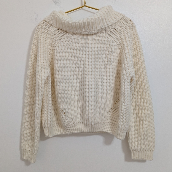 moon & madison Sweaters - Moon & Madison Medium Cozy‎ Cream Knit Cropped Cowl Neck Sweater